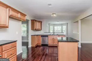 6627 Shapiro Ct, Stone Mountain, GA 30087 - Photo 4