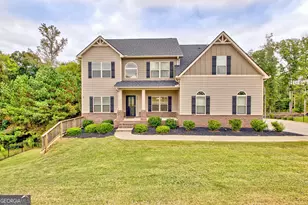 180 Charleston Dr, Senoia, GA 30276 - Photo 1