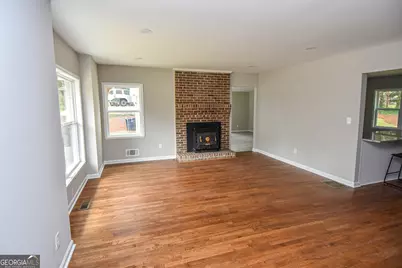 821 Bel Air Circle, Griffin, GA 30224 - Photo 8