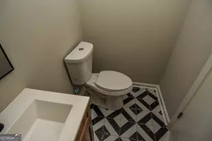 821 Bel Air Cir, Griffin, GA 30224 - Photo 16