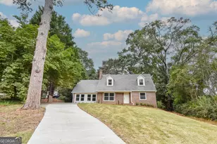 821 Bel Air Cir, Griffin, GA 30224 - Photo 1