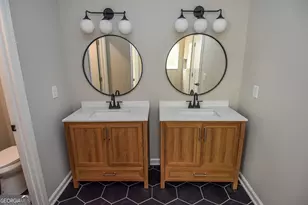 821 Bel Air Cir, Griffin, GA 30224 - Photo 22