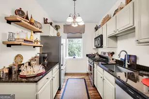 17 E 37th St, Savannah, GA 31401 - Photo 30