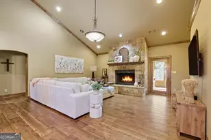 1320 Burroughs Rd, Lavonia, GA 30553 - Photo 8