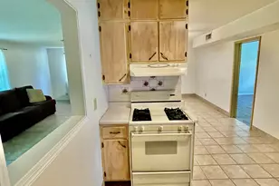 859 Forest Lake Dr S, Macon, GA 31210 - Photo 10