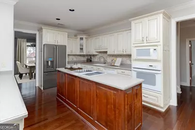 32 Willow Lake Drive, Warner Robins, GA 31093 - Photo 8