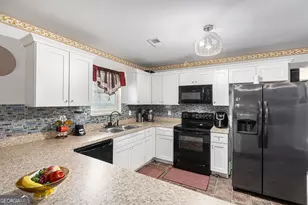 1022 Serene Lake Dr, Griffin, GA 30223 - Photo 12