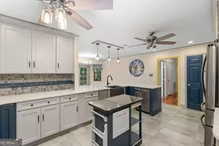 9 W Coquena Cir, Savannah, GA 31410 - Photo 8