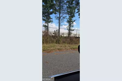 8025 Creekwood Drive, Fairburn, GA 30213 - Photo 8