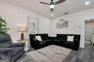 249 S Hill St, Toccoa, GA 30577 - Photo 6