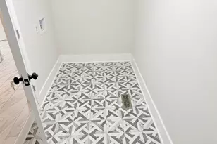 737 E 37th St, Savannah, GA 31401 - Photo 20