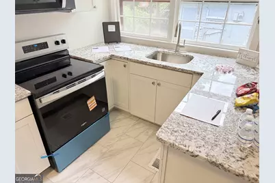 737 E 37th Street, Savannah, GA 31401 - Photo 22