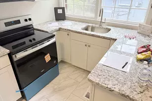 737 E 37th St, Savannah, GA 31401 - Photo 22