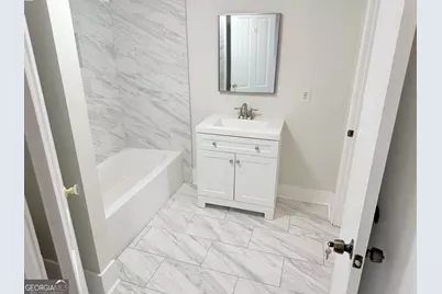 737 E 37th Street, Savannah, GA 31401 - Photo 14