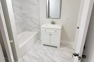 737 E 37th St, Savannah, GA 31401 - Photo 14