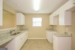 1269 Creekview Cir, Riverdale, GA 30296 - Photo 6