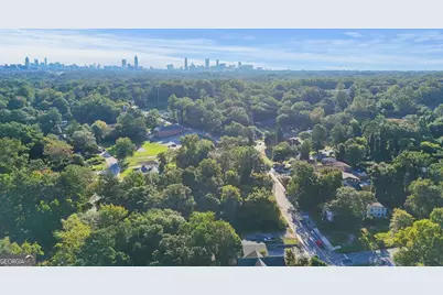 2047 Joseph E Boone Boulevard NW, Atlanta, GA 30314 - Photo 4