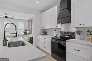 824 E Bolton St, Savannah, GA 31401 - Photo 14