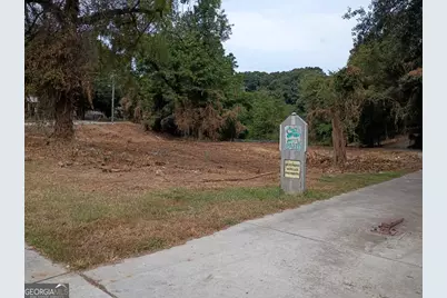 82 W Lake Avenue SW, Atlanta, GA 30314 - Photo 2