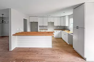 204 Sutton Dr, Perry, GA 31069 - Photo 2