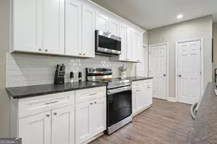 120 E Killian St, Canton, GA 30114 - Photo 14