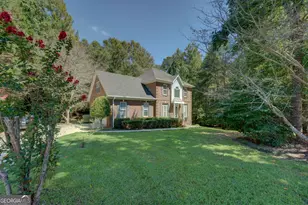 125 Blue Grass Ct, Oxford, GA 30054 - Photo 2