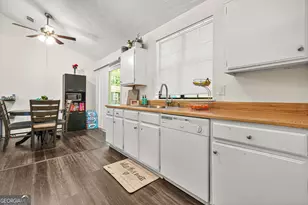 7807 Park Ln, Jonesboro, GA 30236 - Photo 14