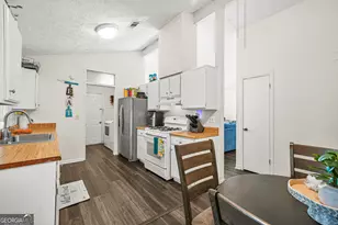 7807 Park Ln, Jonesboro, GA 30236 - Photo 10