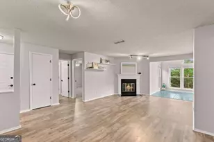 1115 Canyon Point Cir, Roswell, GA 30076 - Photo 6