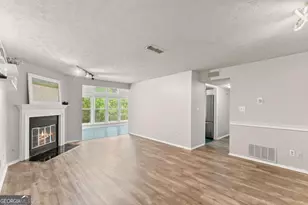 1115 Canyon Point Cir, Roswell, GA 30076 - Photo 8