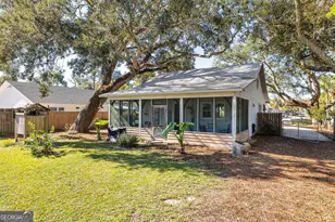 1106 George Lotson Ave, Saint Simons, GA 31522 - Photo 2