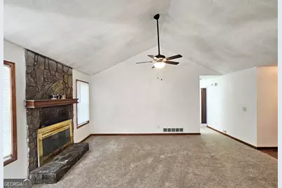 2107 Bedford Court, Lithonia, GA 30058 - Photo 6