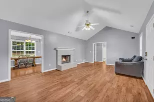 623 Oakwood Ln, Monroe, GA 30655 - Photo 2