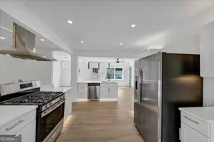 733 Pegg Rd, Atlanta, GA 30315 - Photo 14