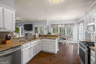 902 Heartwood Cir, Lawrenceville, GA 30043 - Photo 10