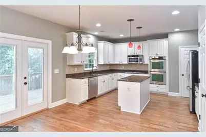 905 Lancaster Way, Atlanta, GA 30328 - Photo 8