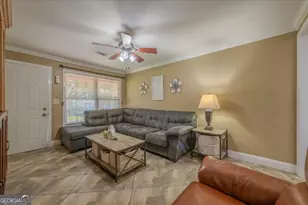 214 Kingsbury Cir, Warner Robins, GA 31088 - Photo 2