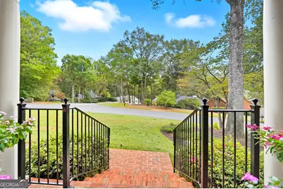 575 Fourth Fairway Drive, Roswell, GA 30076 - Photo 4