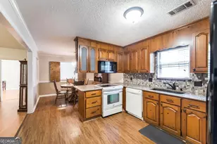 77 Oliver Dr, Warner Robins, GA 31088 - Photo 8