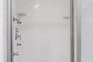 311 Dunbarton Dr, Saint Simons, GA 31522 - Photo 28