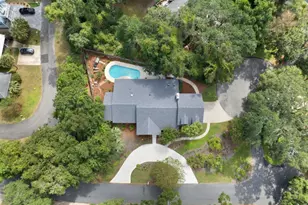 311 Dunbarton Dr, Saint Simons, GA 31522 - Photo 4