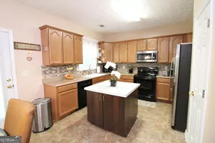 2402 Bancroft Way, Buford, GA 30519 - Photo 10