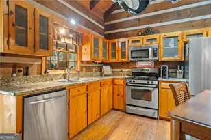 136 Honeysuckle Way, Blue Ridge, GA 30513 - Photo 6