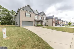 407 Doraville Ct, Warner Robins, GA 31088 - Photo 2