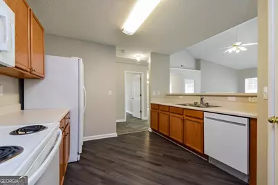 10320 Deep Creek Cove, Union City, GA 30291 - Photo 8