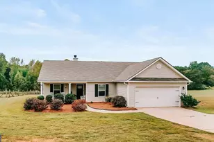 360 Wolfskin Rd, Arnoldsville, GA 30619 - Photo 2