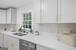 345 Henson Cir, Carrollton, GA 30117 - Photo 10