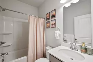 1025 Lakehaven Ln, Loganville, GA 30052 - Photo 18