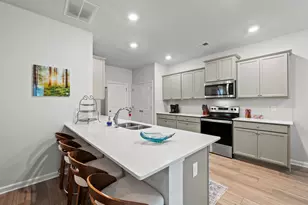 1025 Lakehaven Ln, Loganville, GA 30052 - Photo 8