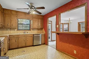 2105 Tropicana Dr, Suwanee, GA 30024 - Photo 10